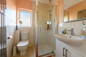 En-Suite Shower Room- click for photo gallery
